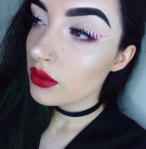 Candy-Cane-Eyeliner-Ideas